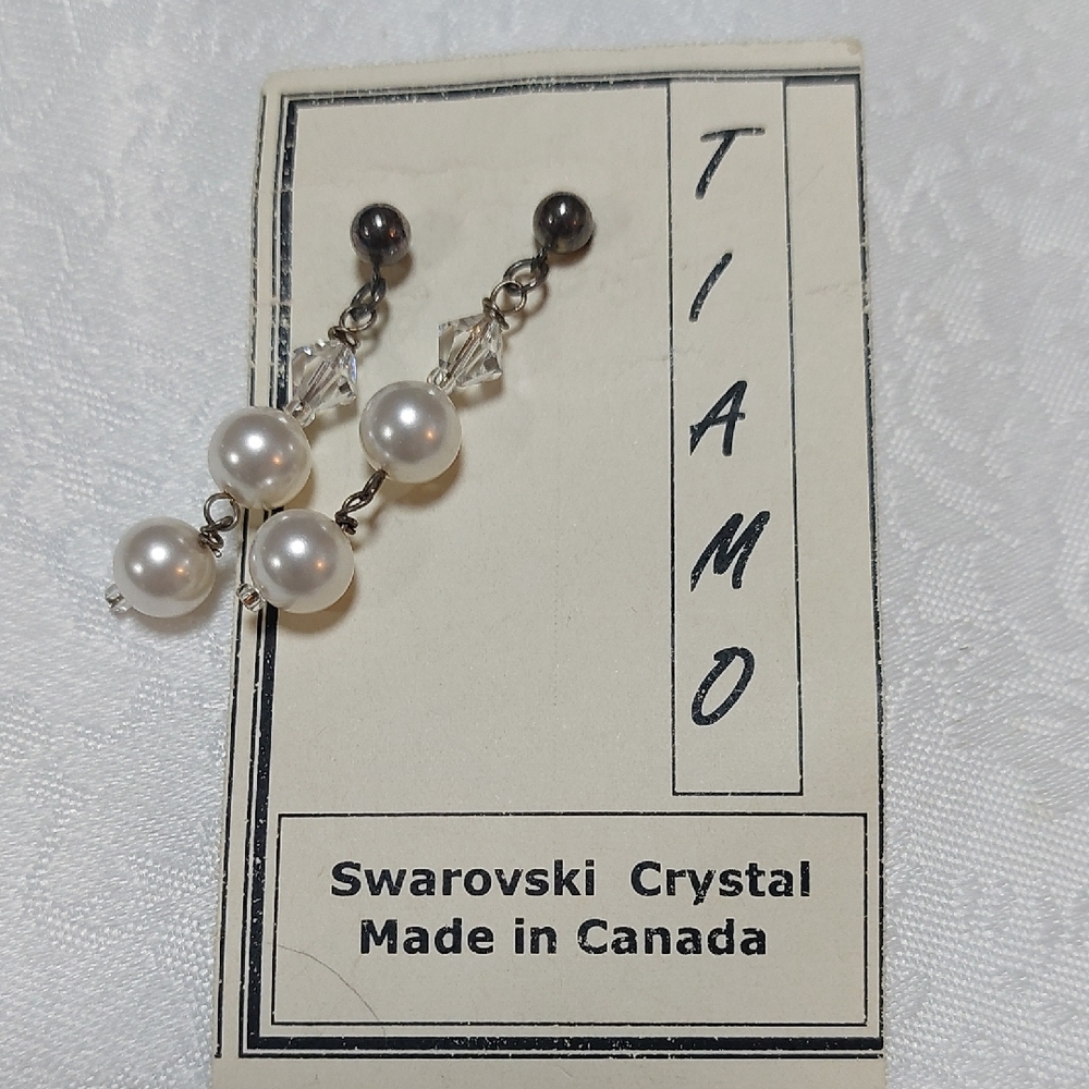 TIAMO Elegant Pearl and Swarovski Crystal Earrings